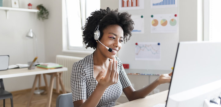 NTELogic.com | image of woman using unified communications